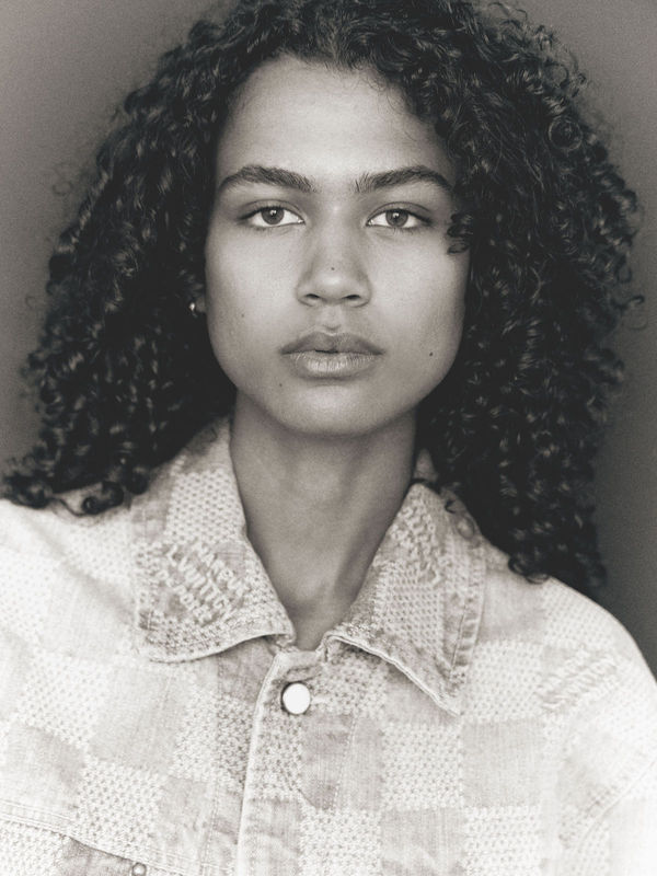 Portrait of SHADÉ